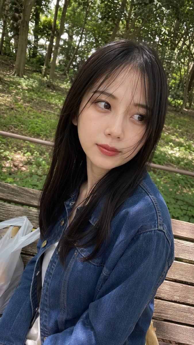 公園のベンチで待ち合わせ